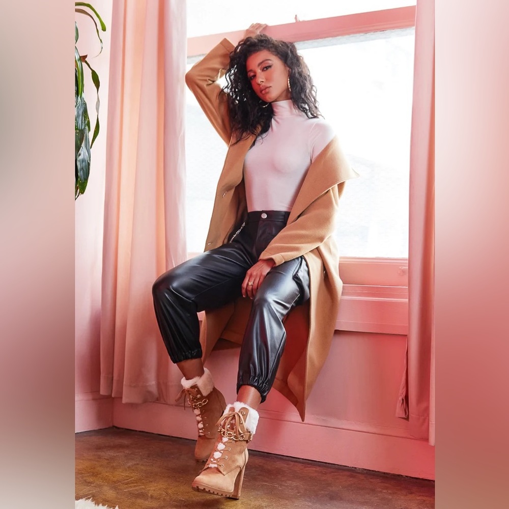 NIB Tan Faux Suede Faux Fur Block Heel Booties - Picture 2 of 5